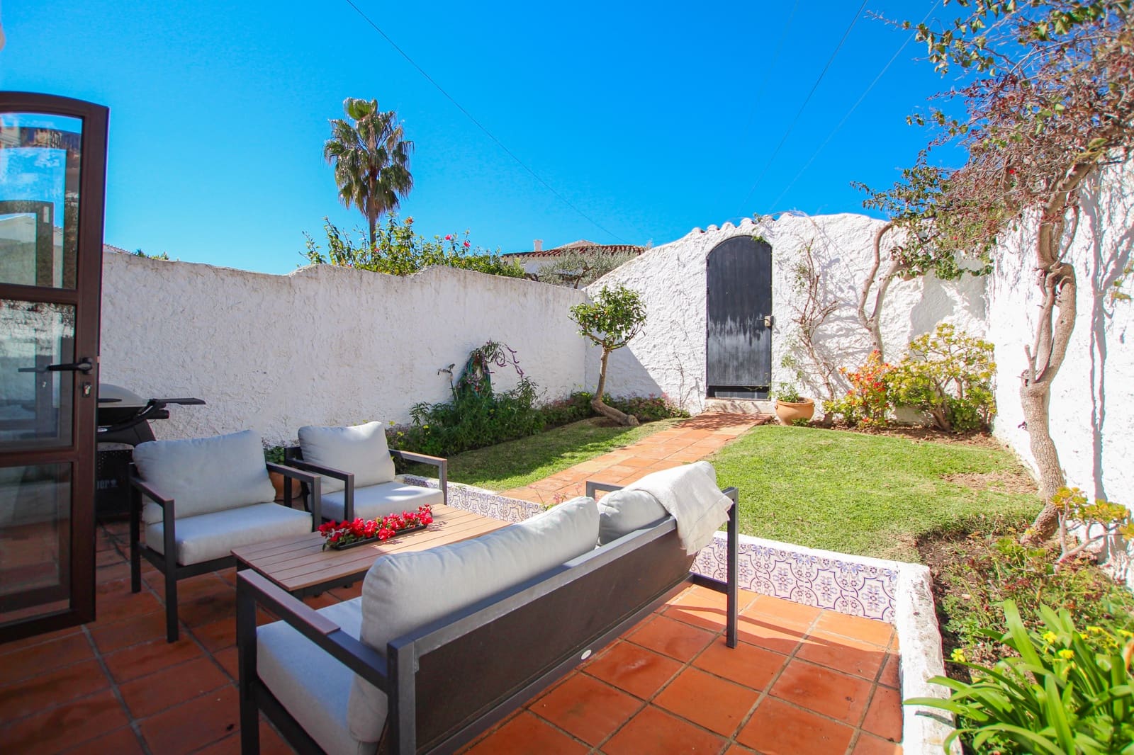 2 makuuhuone Huvila myytävänä paikassa Nerja mukana uima-altaan - 475 000 € (Ref: 9635043)