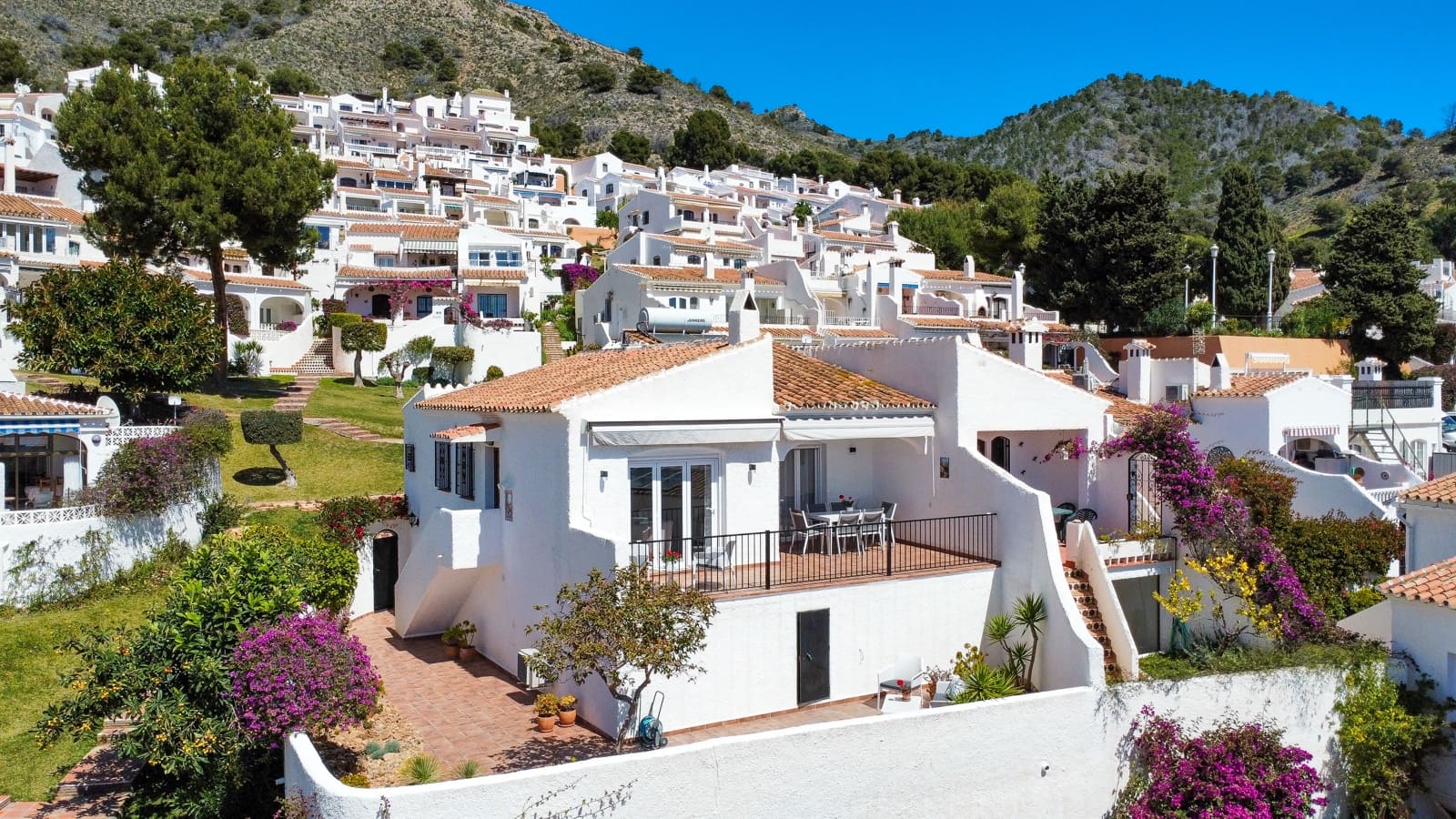 2 sypialnia Dom na sprzedaż w Nerja z basenem - 570 000 € (Ref: 9737170)
