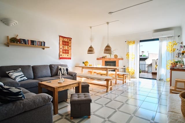 7 bedroom Guesthouse/B & B for sale in Nerja with pool garage - € 645,000 (Ref: 9737173)