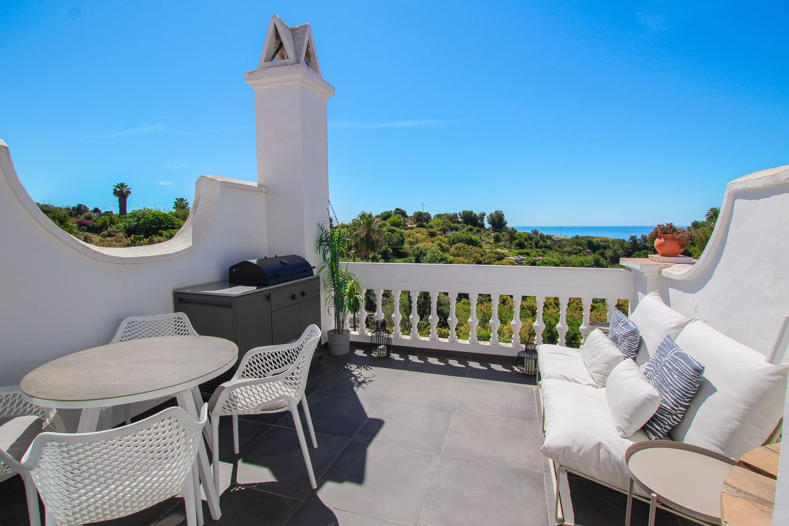 2 makuuhuone Huoneisto myytävänä paikassa Nerja mukana uima-altaan - 345 000 € (Ref: 9778973)