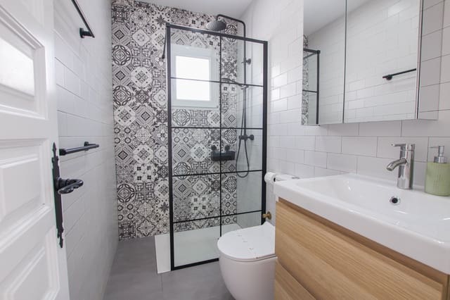 Apartamento de 2 habitaciones en Nerja en venta con piscina - 345.000 € (Ref: 9778973)