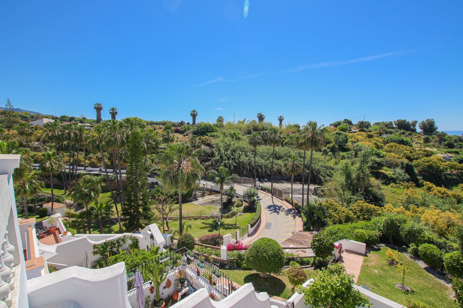2 makuuhuone Huoneisto myytävänä paikassa Nerja mukana uima-altaan - 345 000 € (Ref: 9778973)