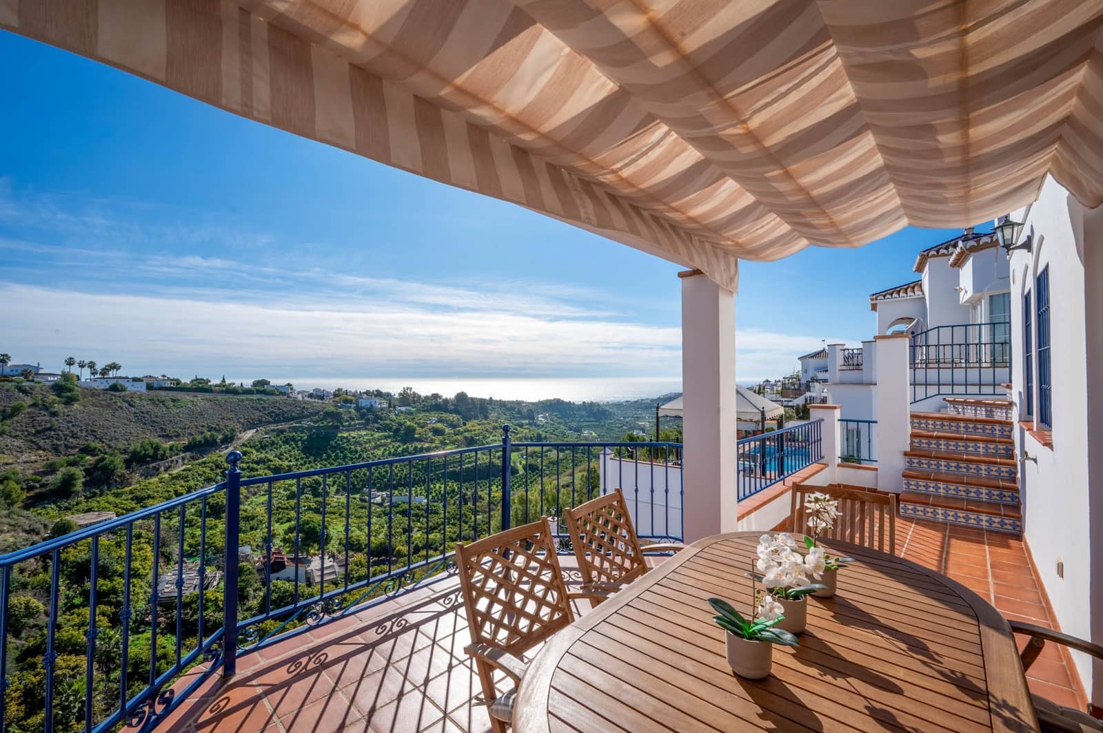 6 soveværelse Villa til salg i Nerja med swimmingpool garage - € 1.150.000 (Ref: 9829561)