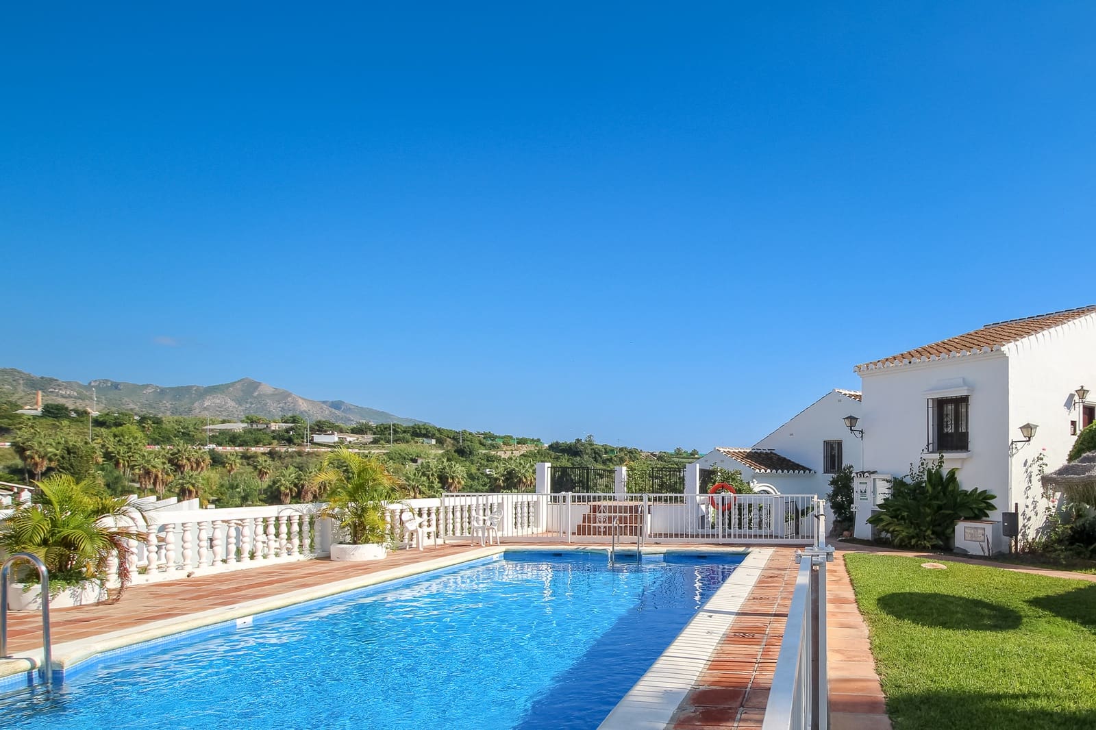 2 chambre Appartement à vendre à Nerja avec piscine - 345 000 € (Ref: 9973881)