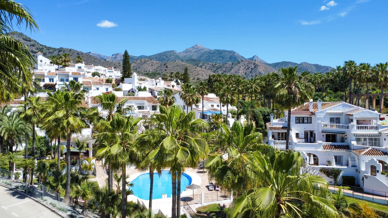 2 chambre Appartement à vendre à Nerja avec piscine - 345 000 € (Ref: 9973881)