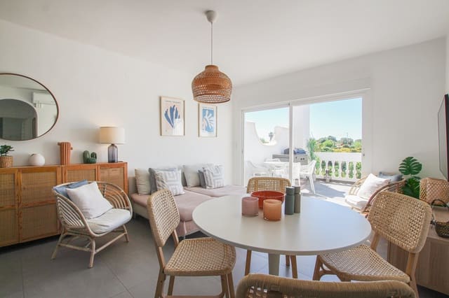 Apartamento de 2 habitaciones en Burriana, Nerja en venta con piscina - 345.000 € (Ref: 9973881)