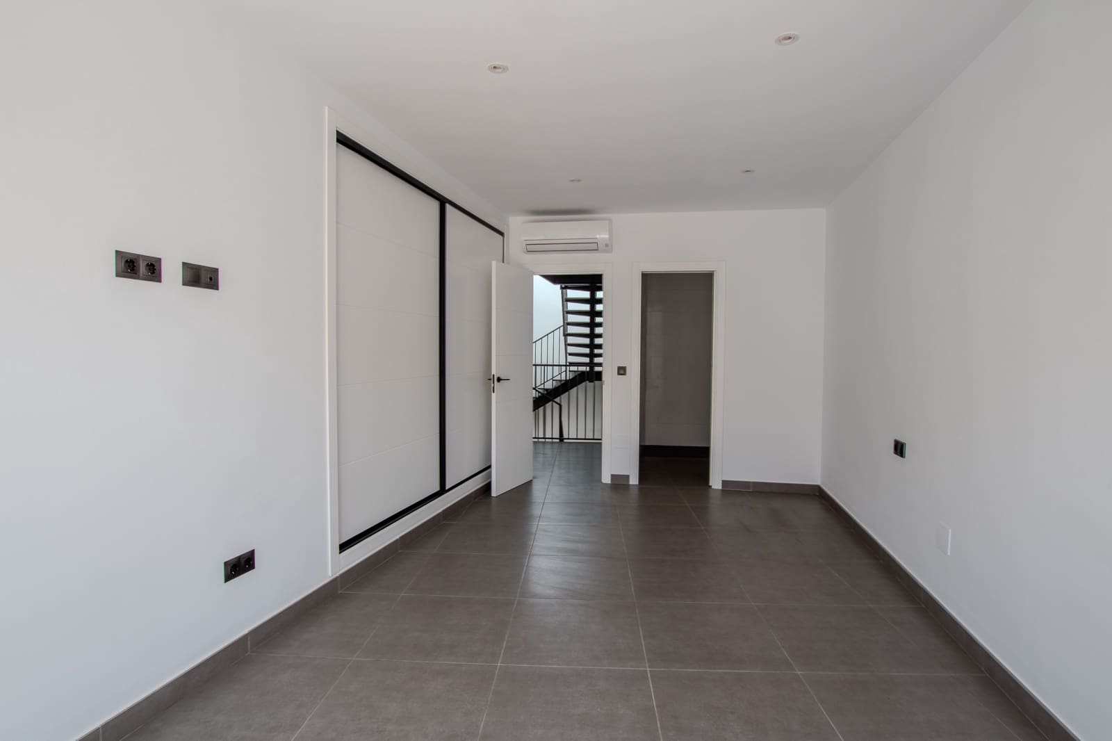Casa de 5 habitaciones en Nerja en venta con piscina - 1.900.000 € (Ref: 9999116)