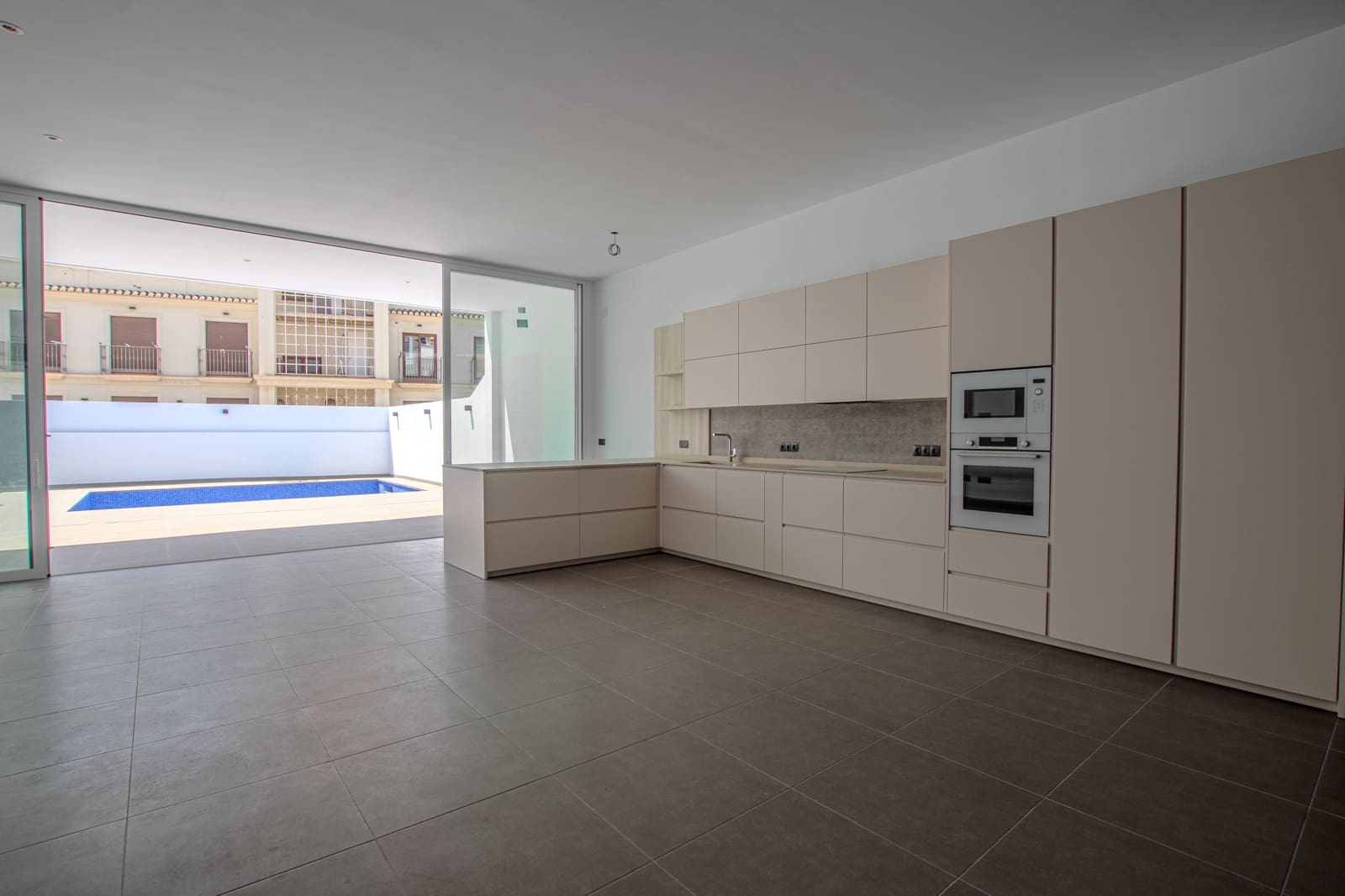 Casa de 5 habitaciones en Nerja en venta con piscina - 1.900.000 € (Ref: 9999116)