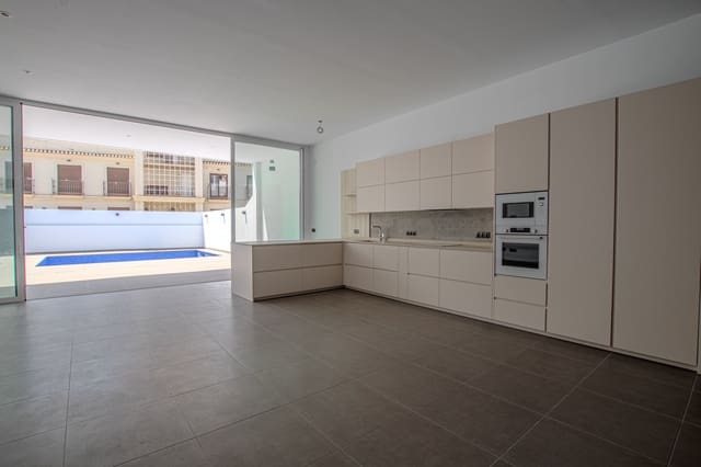 Casa de 5 habitaciones en Centro, Nerja en venta con piscina - 1.900.000 € (Ref: 9999116)