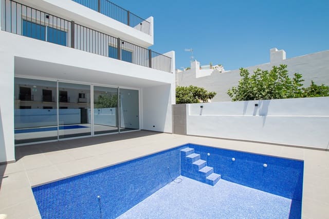 Casa de 5 habitaciones en Centro, Nerja en venta con piscina - 1.900.000 € (Ref: 9999116)