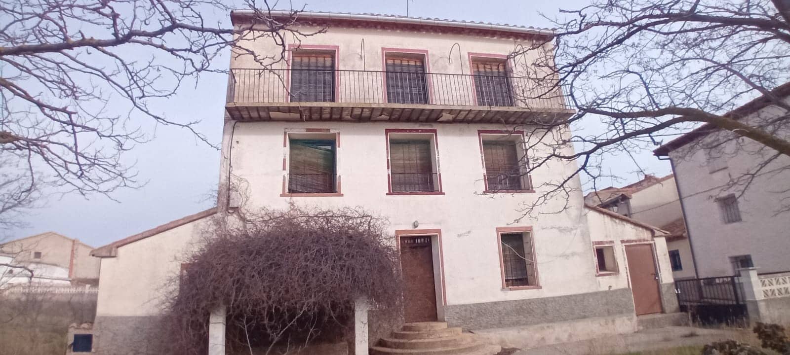 5 soveværelse Finca/Landehus til salg i Fuentes Calientes med garage - € 95.000 (Ref: 10150541)