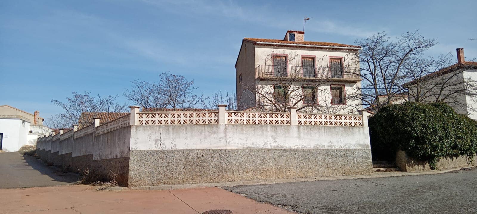5 soveværelse Finca/Landehus til salg i Fuentes Calientes med garage - € 95.000 (Ref: 10150541)