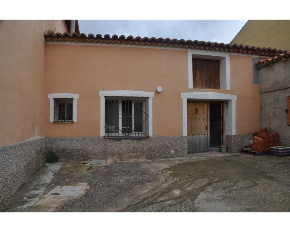 5 soveværelse Byhus til salg i Fuentes Calientes med garage - € 89.000 (Ref: 6461886)