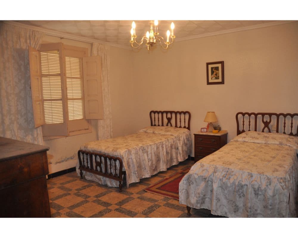 5 soveværelse Byhus til salg i Fuentes Calientes med garage - € 89.000 (Ref: 6461886)