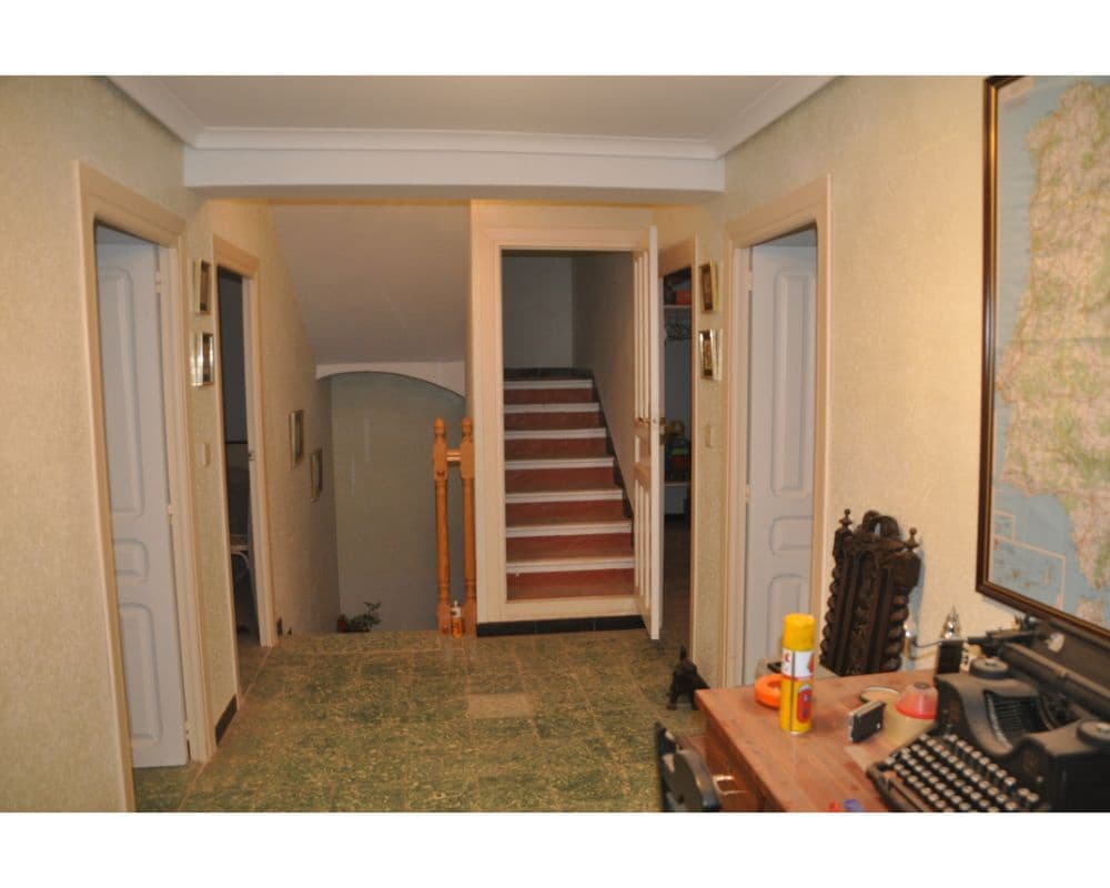 5 soveværelse Byhus til salg i Fuentes Calientes med garage - € 89.000 (Ref: 6461886)