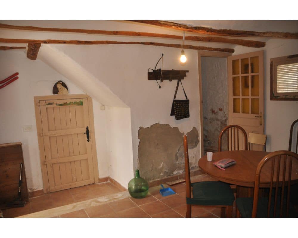 5 soveværelse Byhus til salg i Fuentes Calientes med garage - € 89.000 (Ref: 6461886)