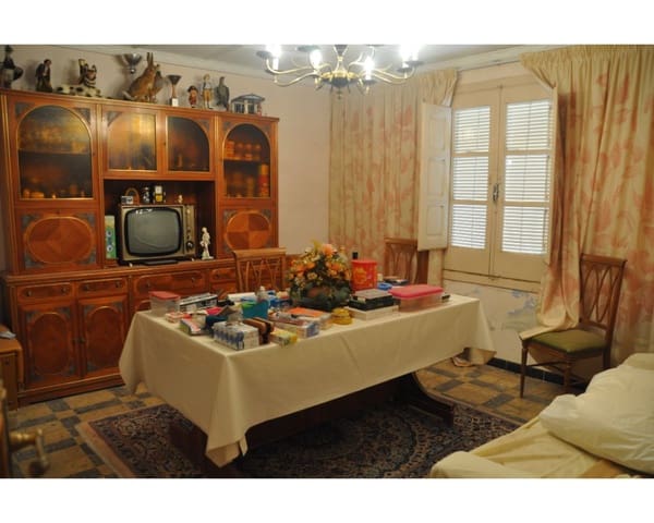 5 soverom Hus til salgs i Fuentes Calientes med garasje - € 89 000 (Ref: 6461886)