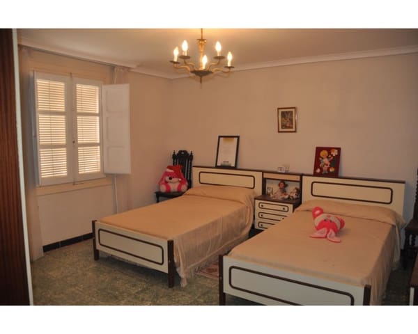 5 soverom Hus til salgs i Fuentes Calientes med garasje - € 89 000 (Ref: 6461886)