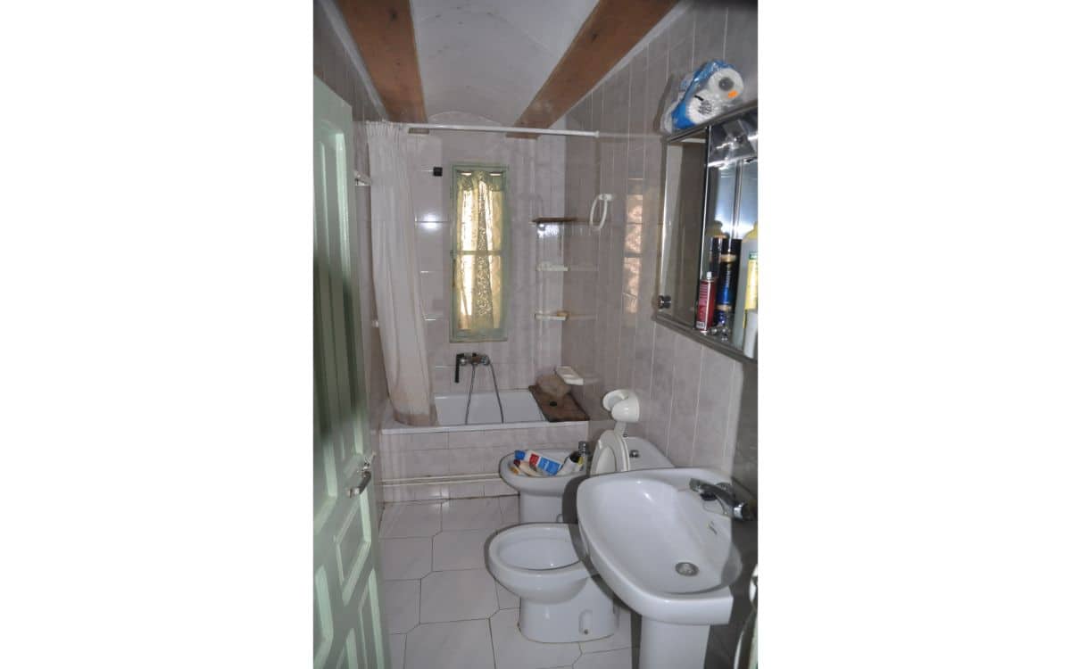 6 soveværelse Byhus til salg i Perales del Alfambra - € 53.000 (Ref: 6504422)