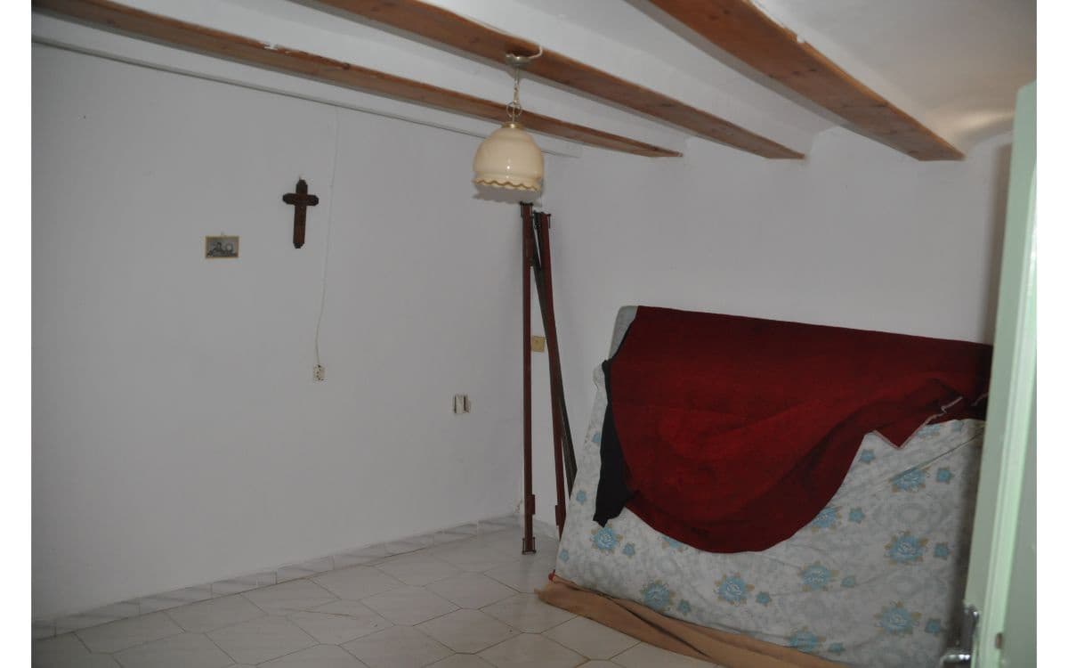 6 soveværelse Byhus til salg i Perales del Alfambra - € 53.000 (Ref: 6504422)