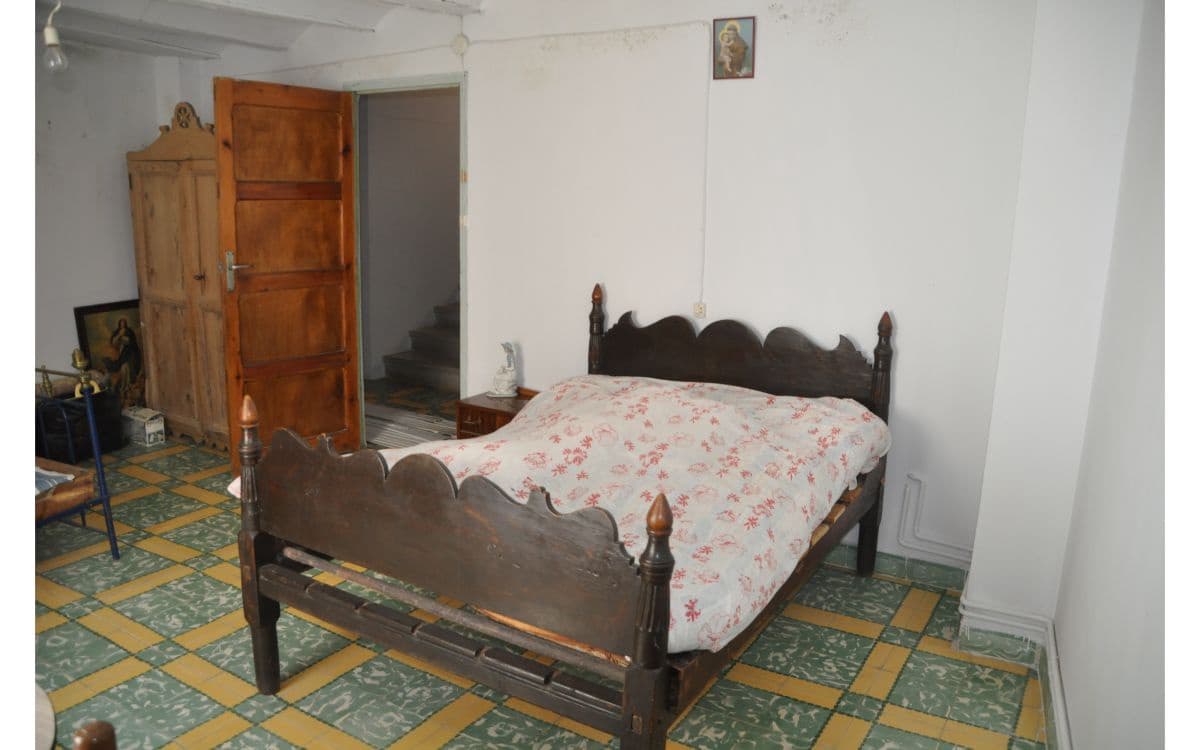 6 soveværelse Byhus til salg i Perales del Alfambra - € 53.000 (Ref: 6504422)