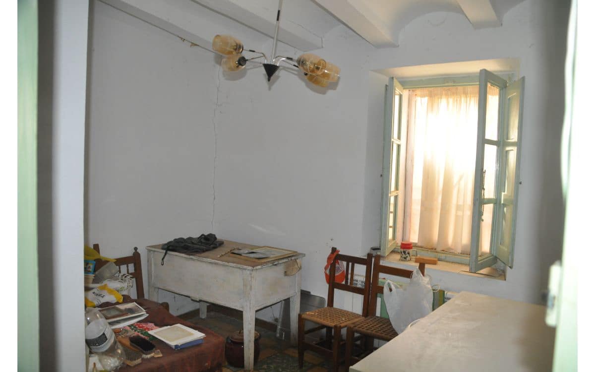 6 soveværelse Byhus til salg i Perales del Alfambra - € 53.000 (Ref: 6504422)