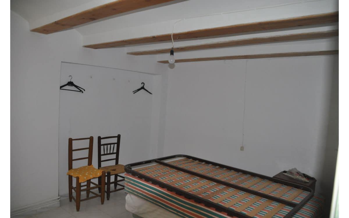 6 soveværelse Byhus til salg i Perales del Alfambra - € 53.000 (Ref: 6504422)