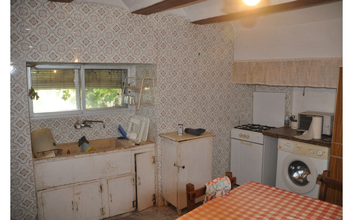 6 soveværelse Byhus til salg i Perales del Alfambra - € 53.000 (Ref: 6504422)