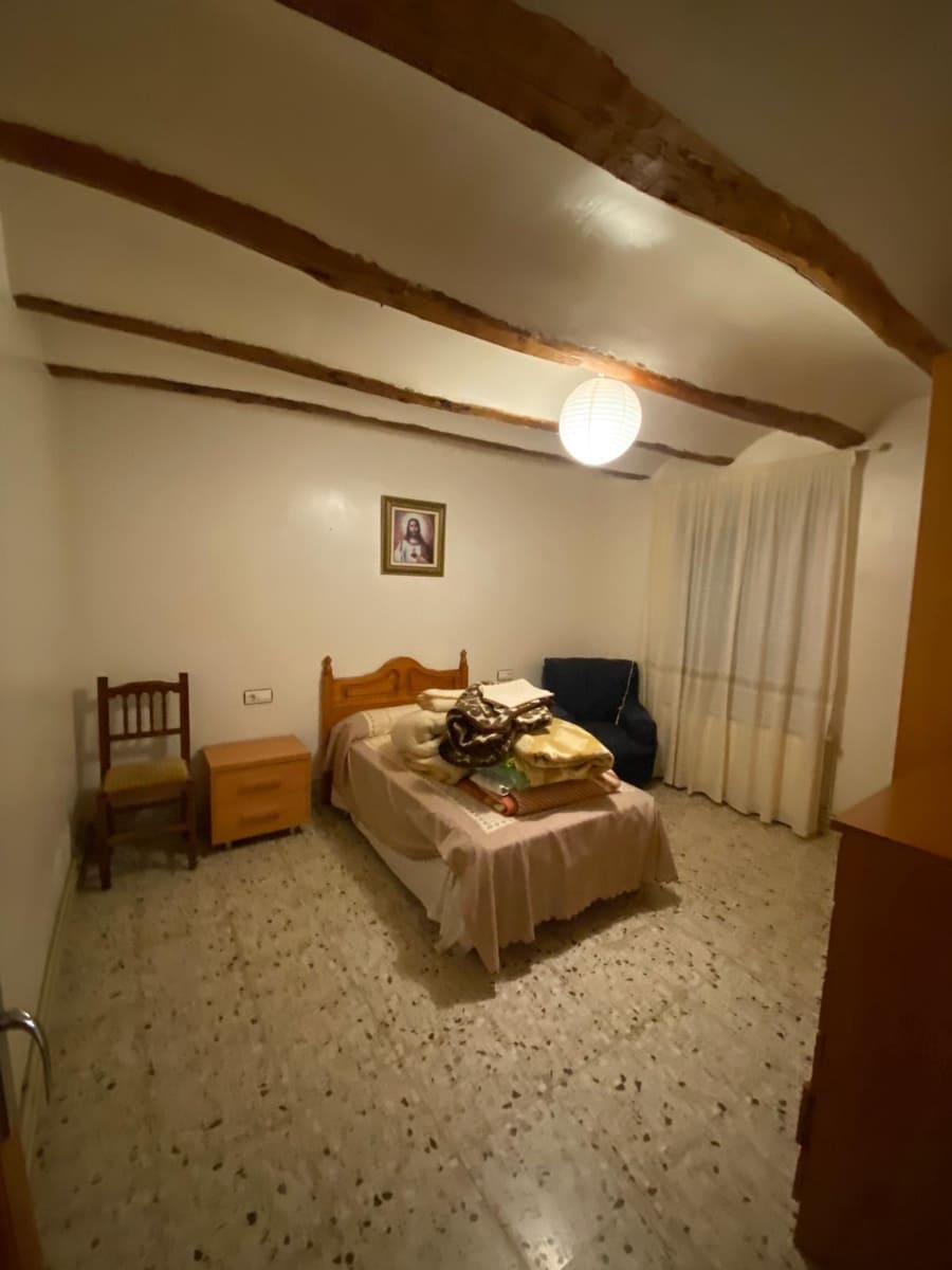 5 soveværelse Byhus til salg i Visiedo med garage - € 70.000 (Ref: 7411573)