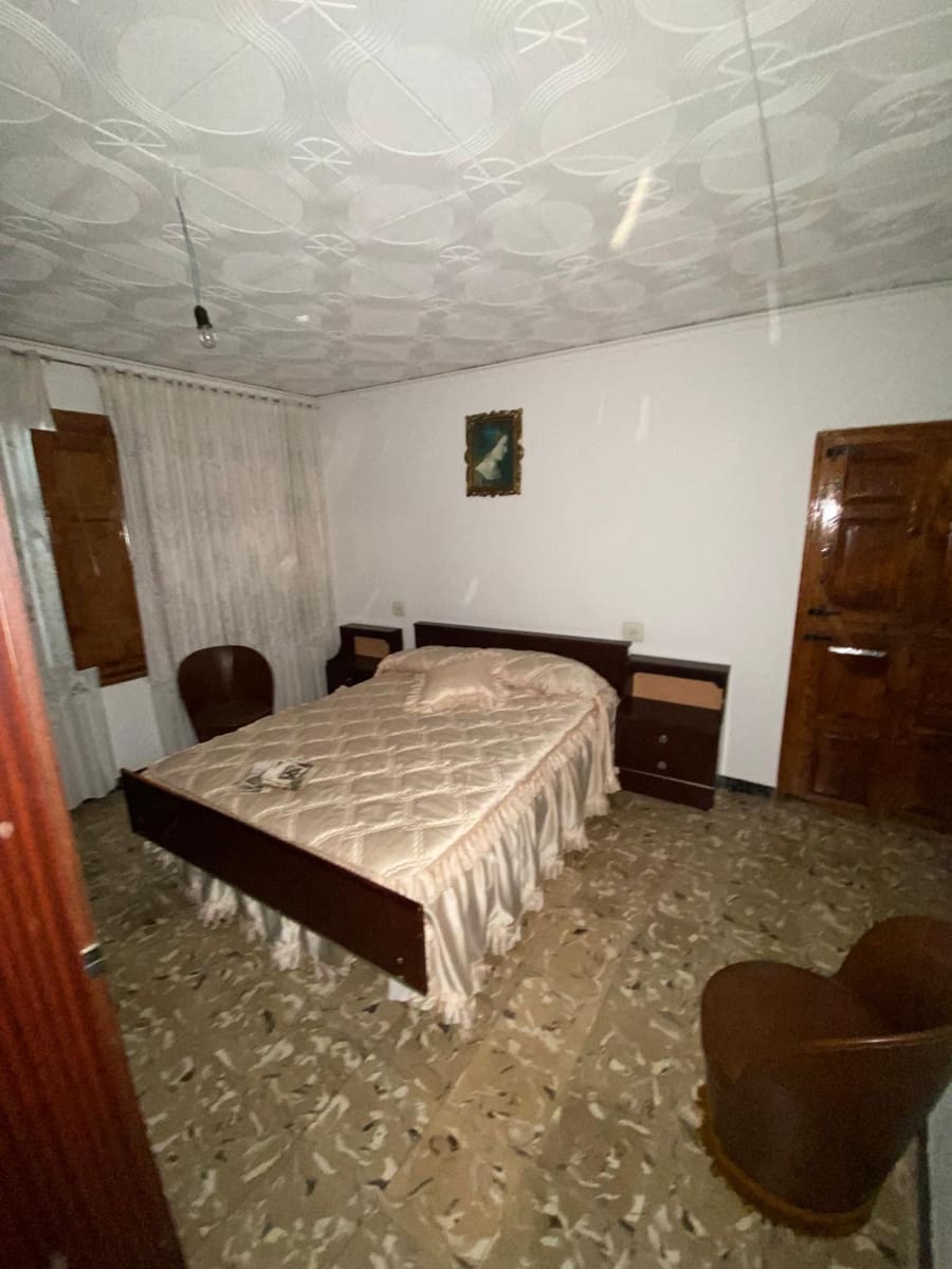 5 soveværelse Byhus til salg i Visiedo med garage - € 70.000 (Ref: 7411573)