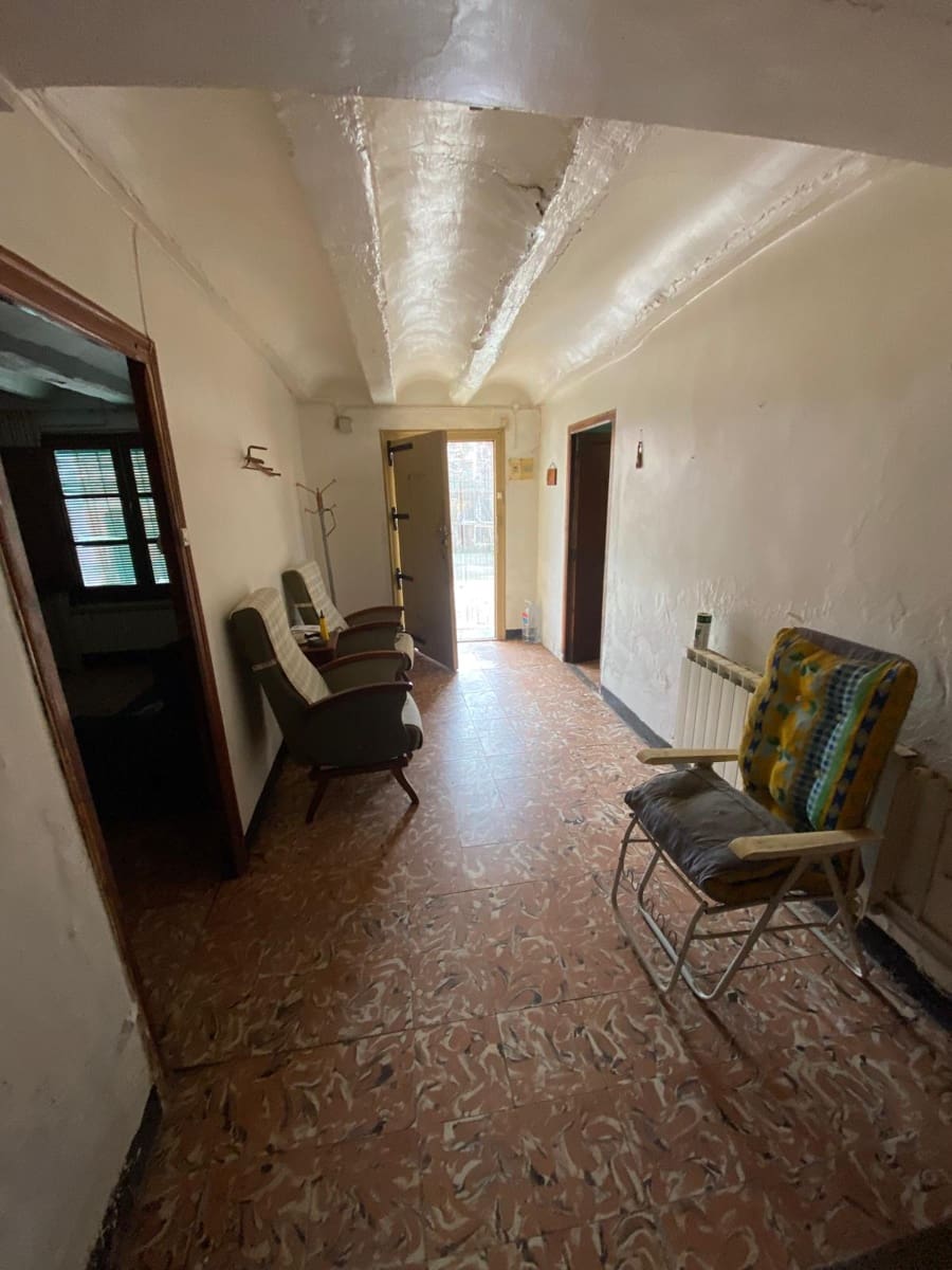 5 soveværelse Byhus til salg i Visiedo med garage - € 70.000 (Ref: 7411573)