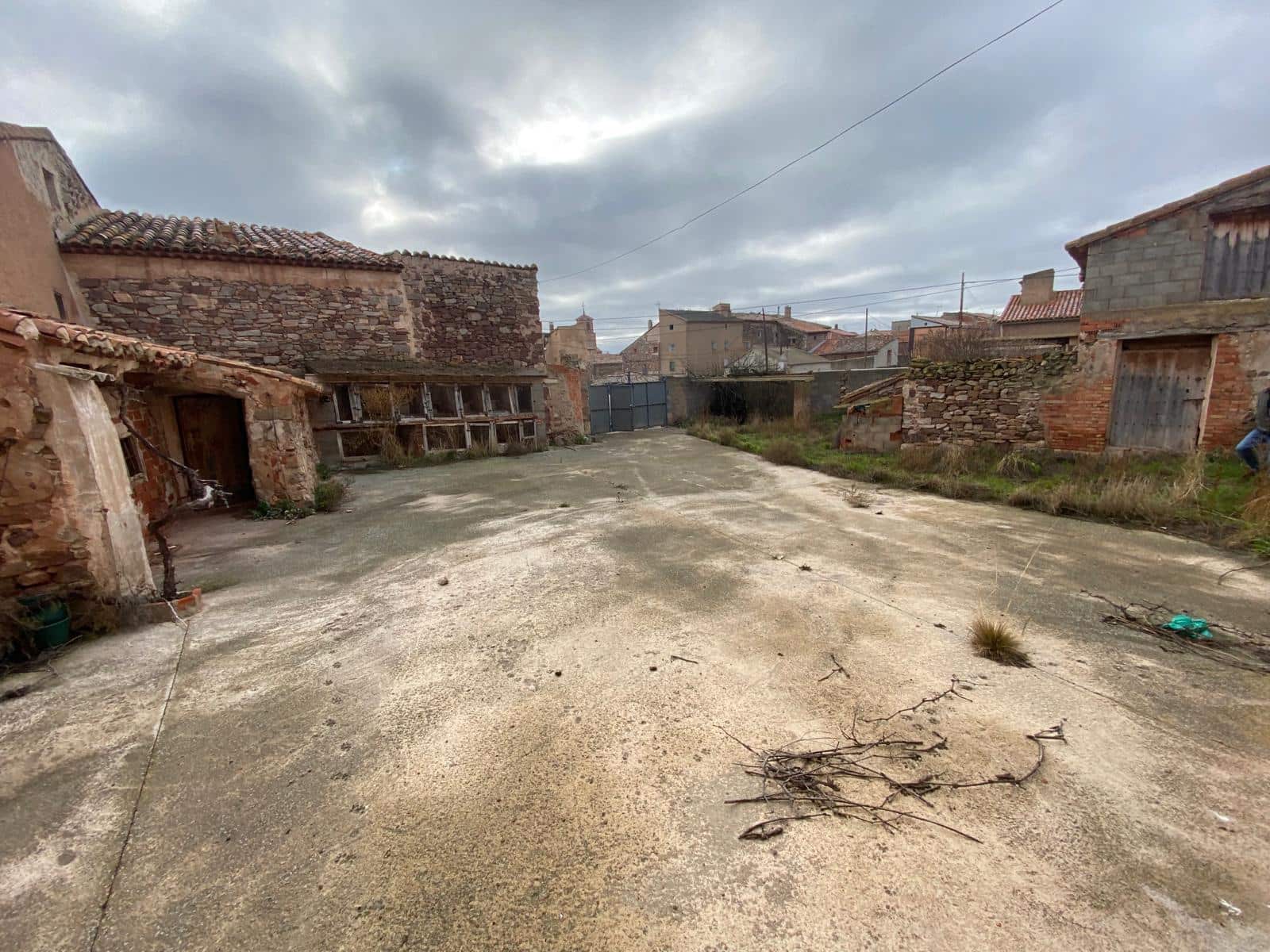 5 soveværelse Byhus til salg i Visiedo med garage - € 70.000 (Ref: 7411573)