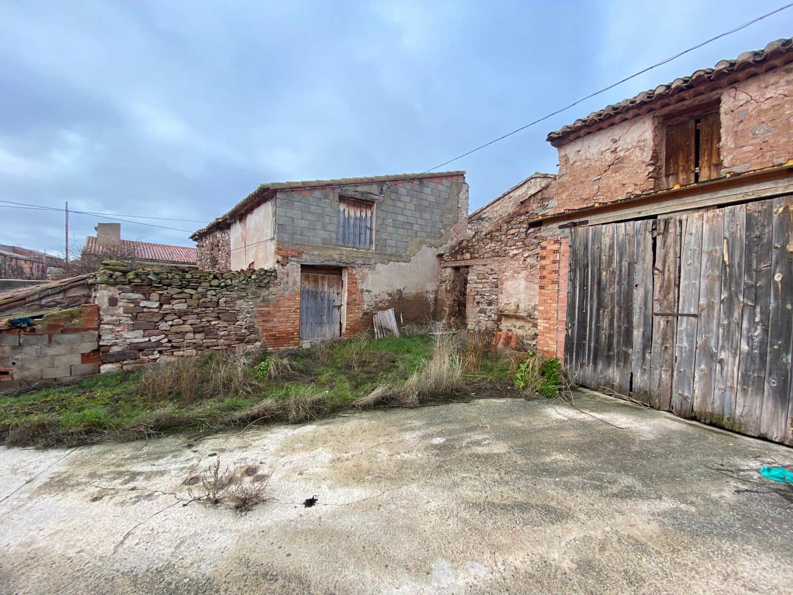 5 soveværelse Byhus til salg i Visiedo med garage - € 70.000 (Ref: 7411573)