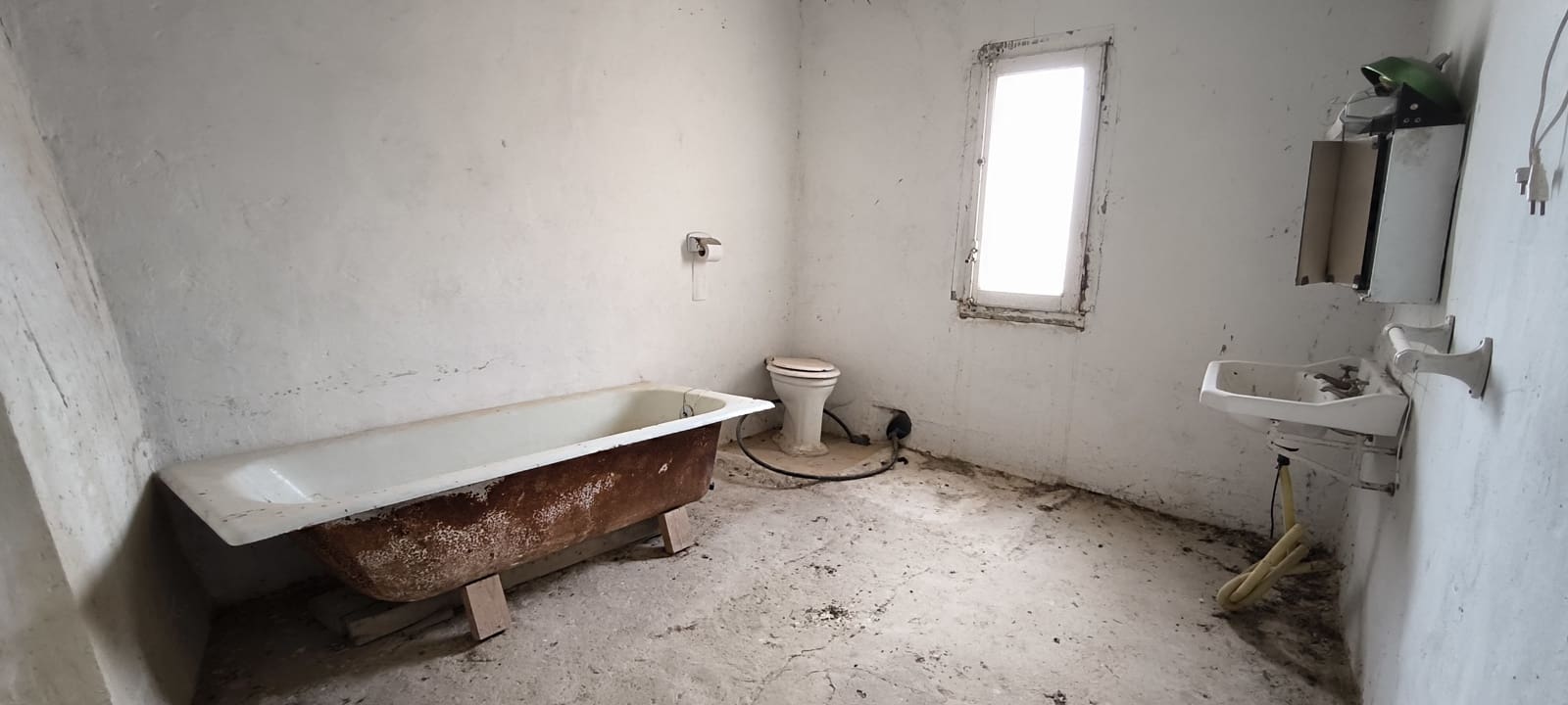 6 soveværelse Byhus til salg i Alpenes - € 65.000 (Ref: 8387565)