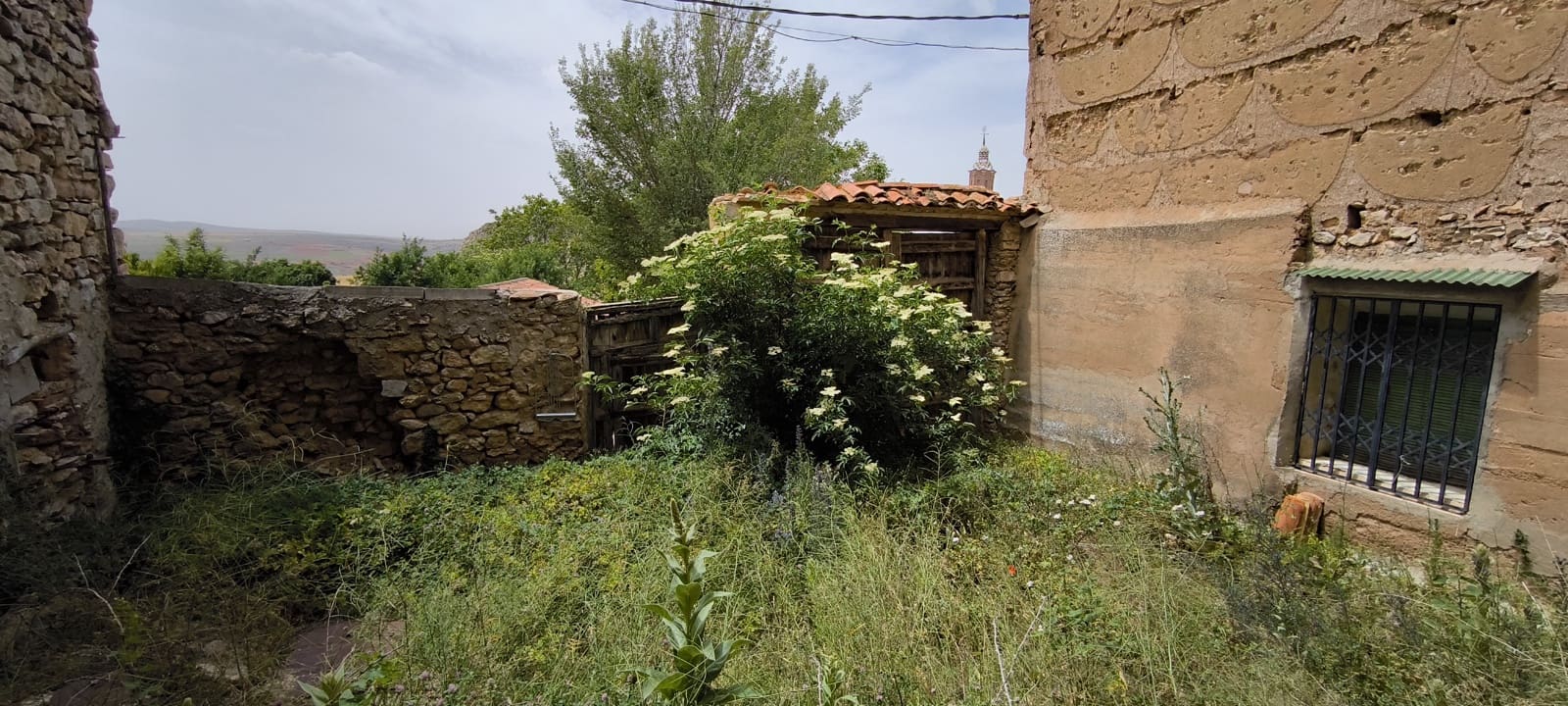 6 soveværelse Byhus til salg i Alpenes - € 65.000 (Ref: 8387565)