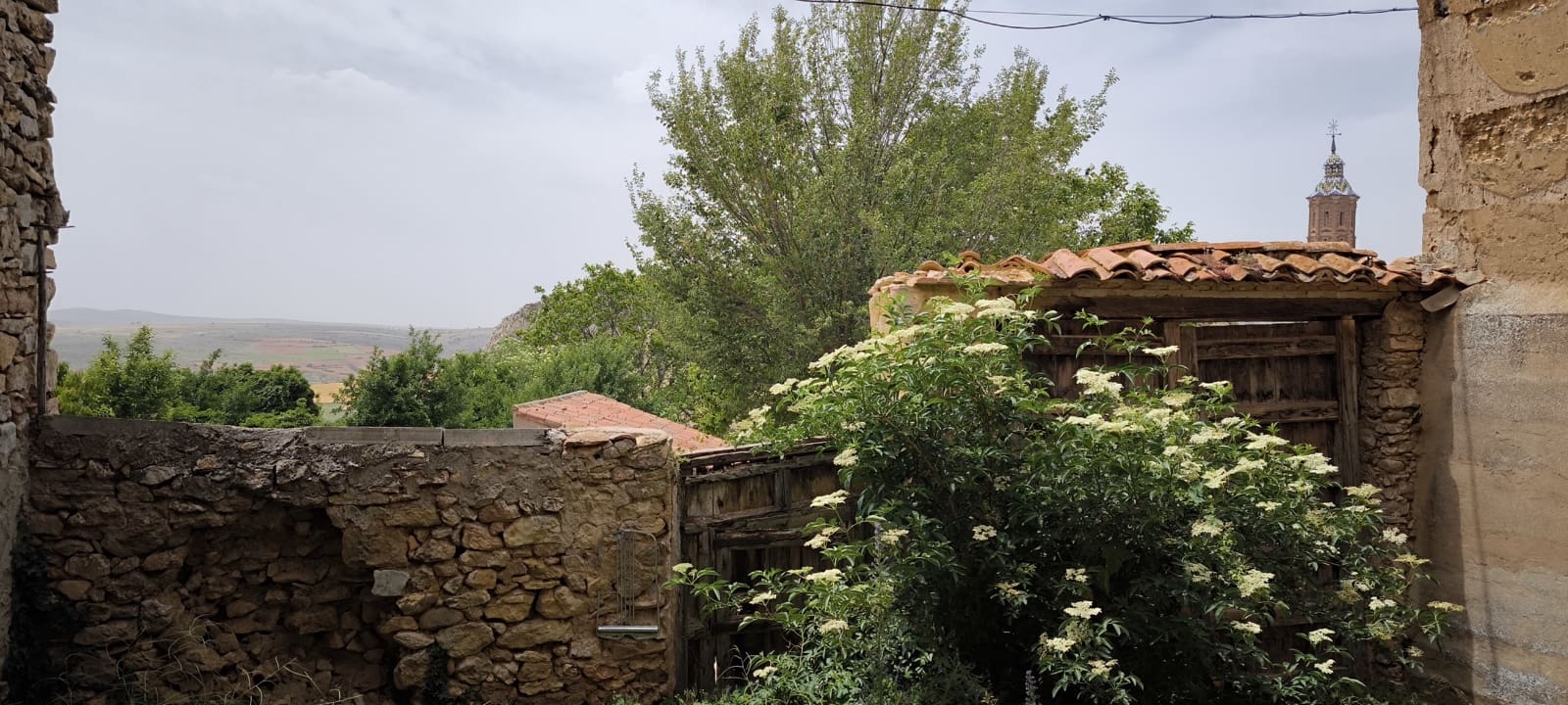 6 soveværelse Byhus til salg i Alpenes - € 65.000 (Ref: 8387565)