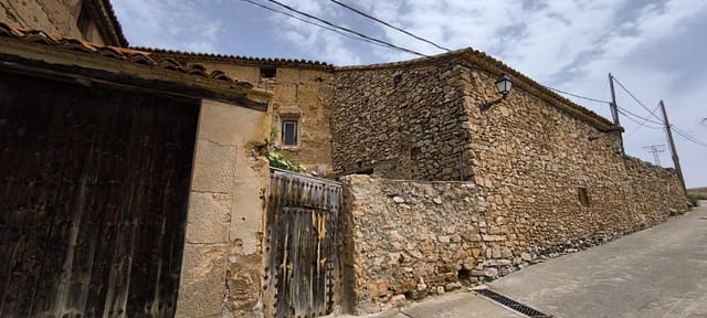 6 soverom Hus til salgs i Alpeñés - € 65 000 (Ref: 8387565)