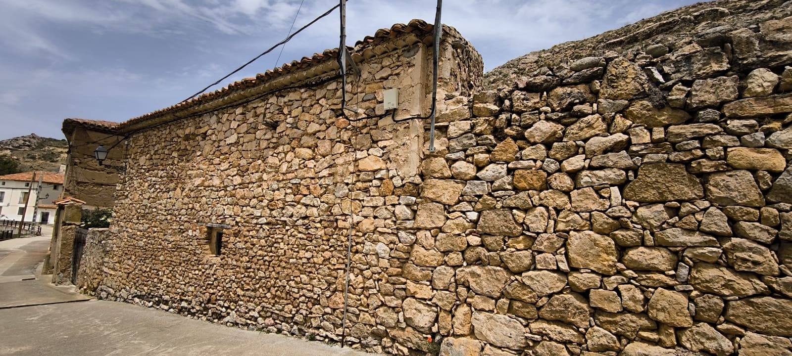 6 soveværelse Byhus til salg i Alpenes - € 65.000 (Ref: 8387565)