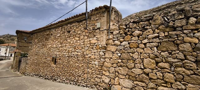 6 soverom Hus til salgs i Alpeñés - € 65 000 (Ref: 8387565)