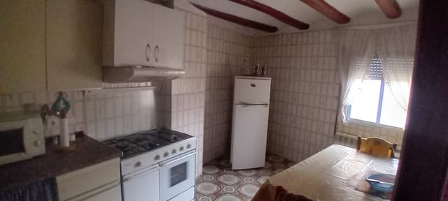 3 bedroom Townhouse for sale in Rillo with garage - € 79,000 (Ref: 8830429)