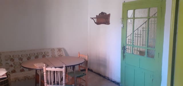 4 bedroom Townhouse for sale in Villarquemado with garage - € 90,000 (Ref: 8830464)