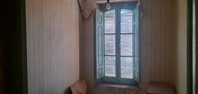 4 bedroom Townhouse for sale in Villarquemado with garage - € 90,000 (Ref: 8830464)