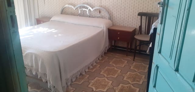 4 bedroom Townhouse for sale in Villarquemado with garage - € 90,000 (Ref: 8830464)