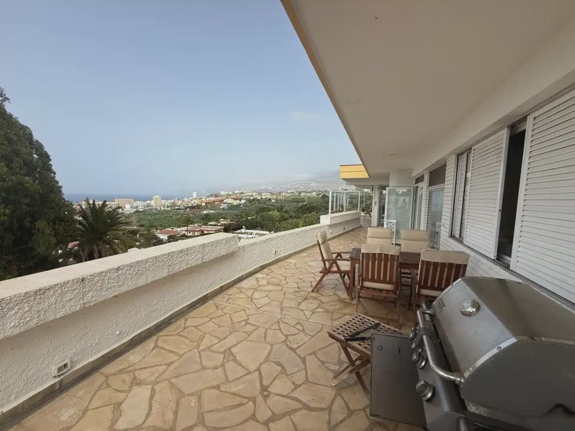 3 soverom Villa til salgs i Puerto de la Cruz med garasje - € 1 500 000 (Ref: 10009880)