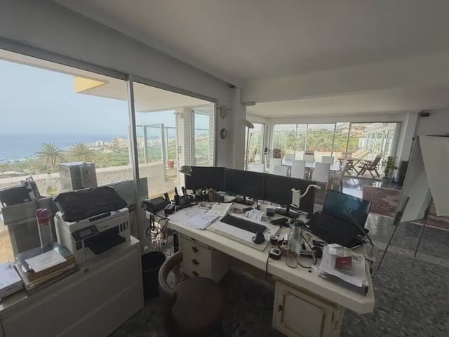 3 soverom Villa til salgs i Puerto de la Cruz med garasje - € 1 500 000 (Ref: 10009880)