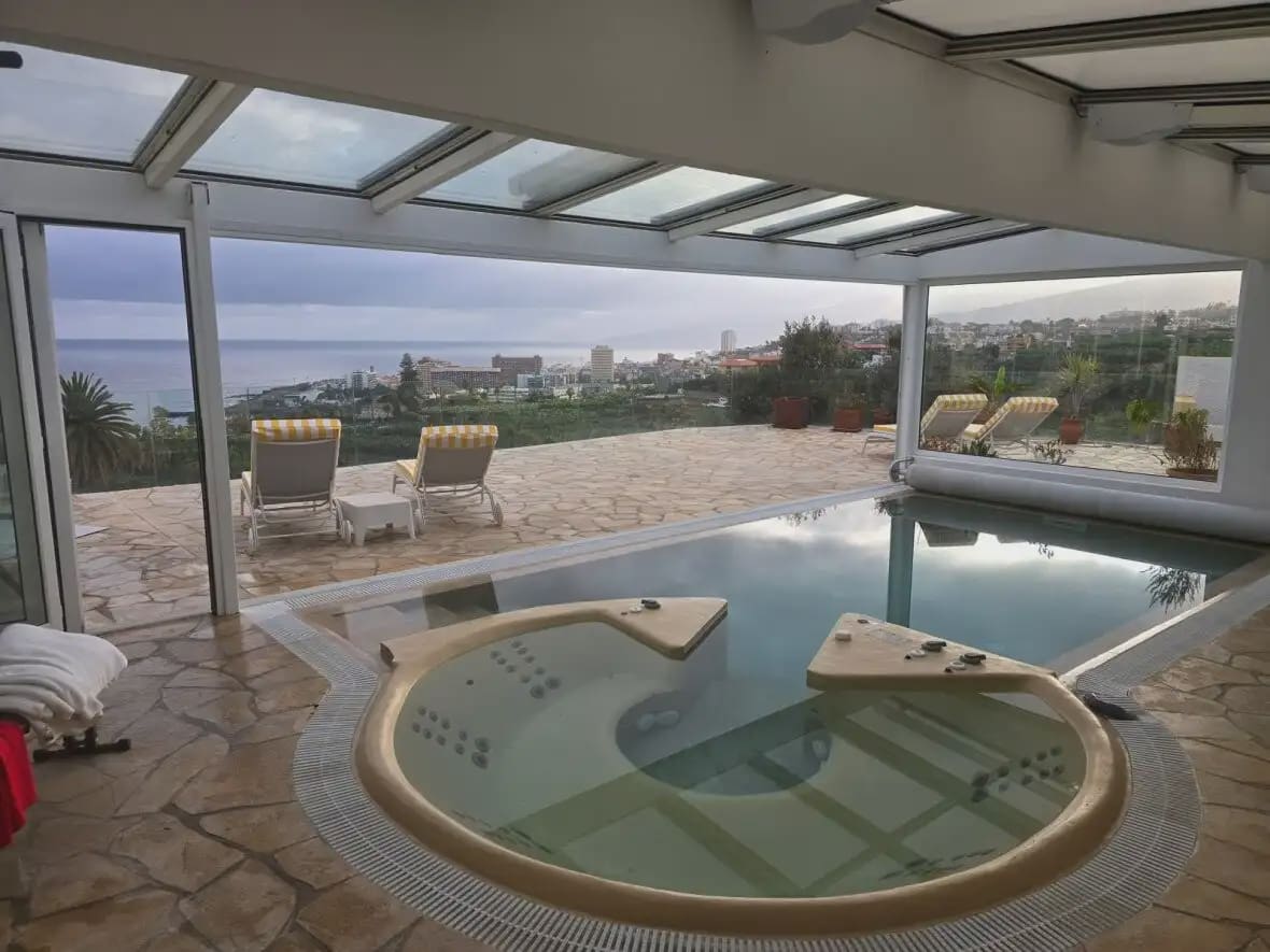 3 soverom Villa til salgs i Puerto de la Cruz med garasje - € 1 500 000 (Ref: 10009880)
