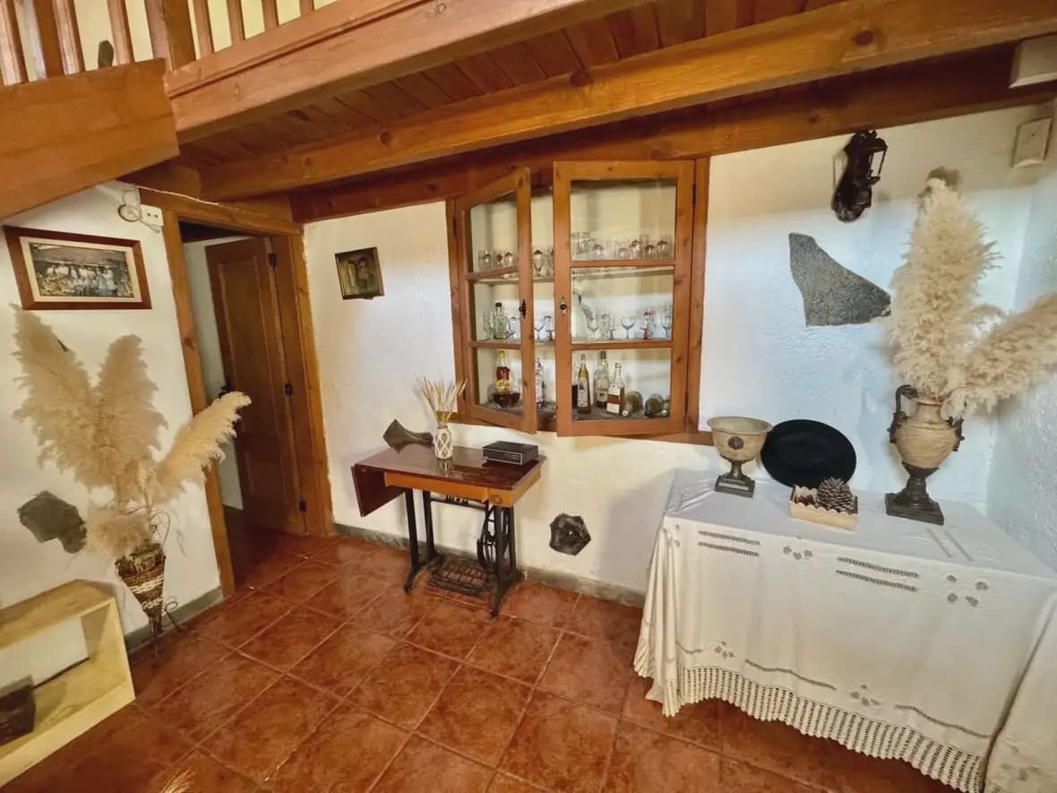 4 bedroom Finca/Country House for sale in La Matanza de Acentejo - € 290,000 (Ref: 10021875)