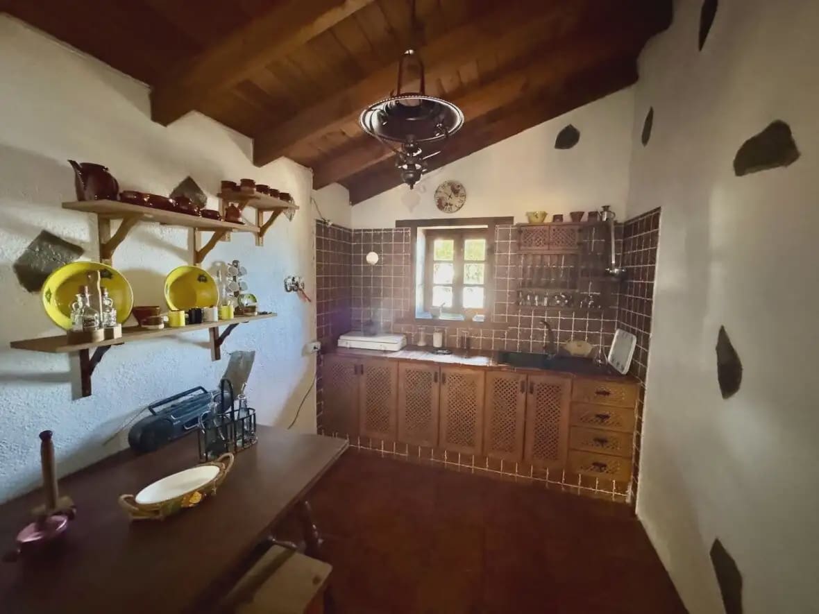 4 bedroom Finca/Country House for sale in La Matanza de Acentejo - € 290,000 (Ref: 10021875)