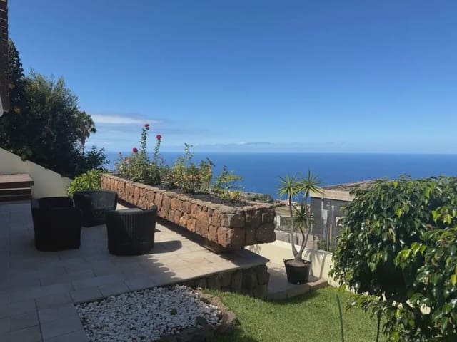 3 bedroom Villa for sale in El Sauzal with garage - € 620,000 (Ref: 10021876)