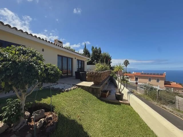 3 bedroom Villa for sale in El Sauzal with garage - € 620,000 (Ref: 10021876)